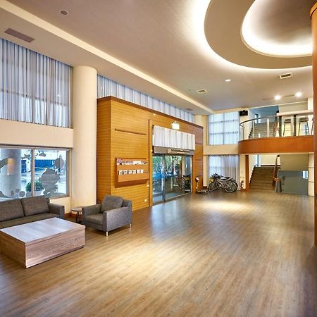 Ho Fong Business Stay Fengyuan Exterior photo