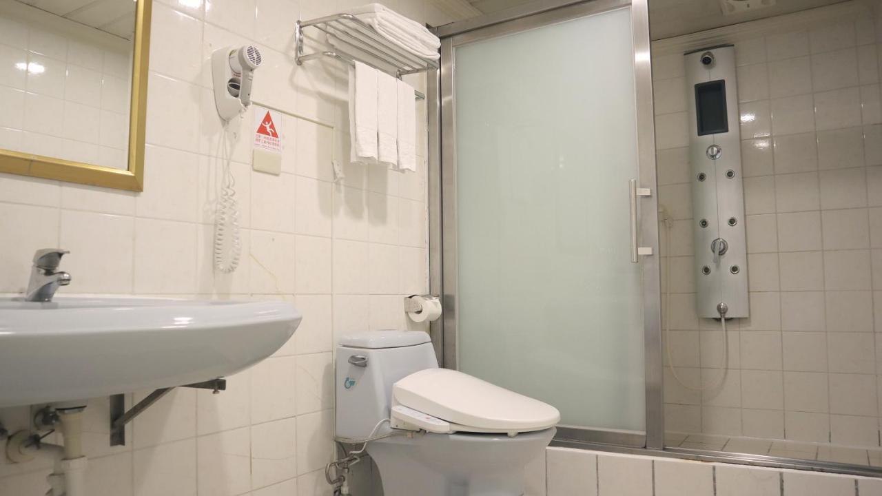 Ho Fong Business Stay Fengyuan Exterior photo